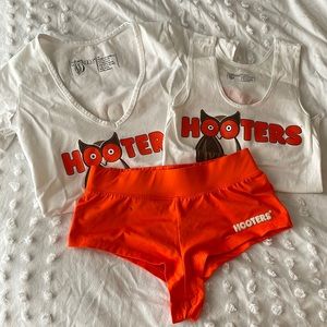 HOOTERS bundle🧡🧡